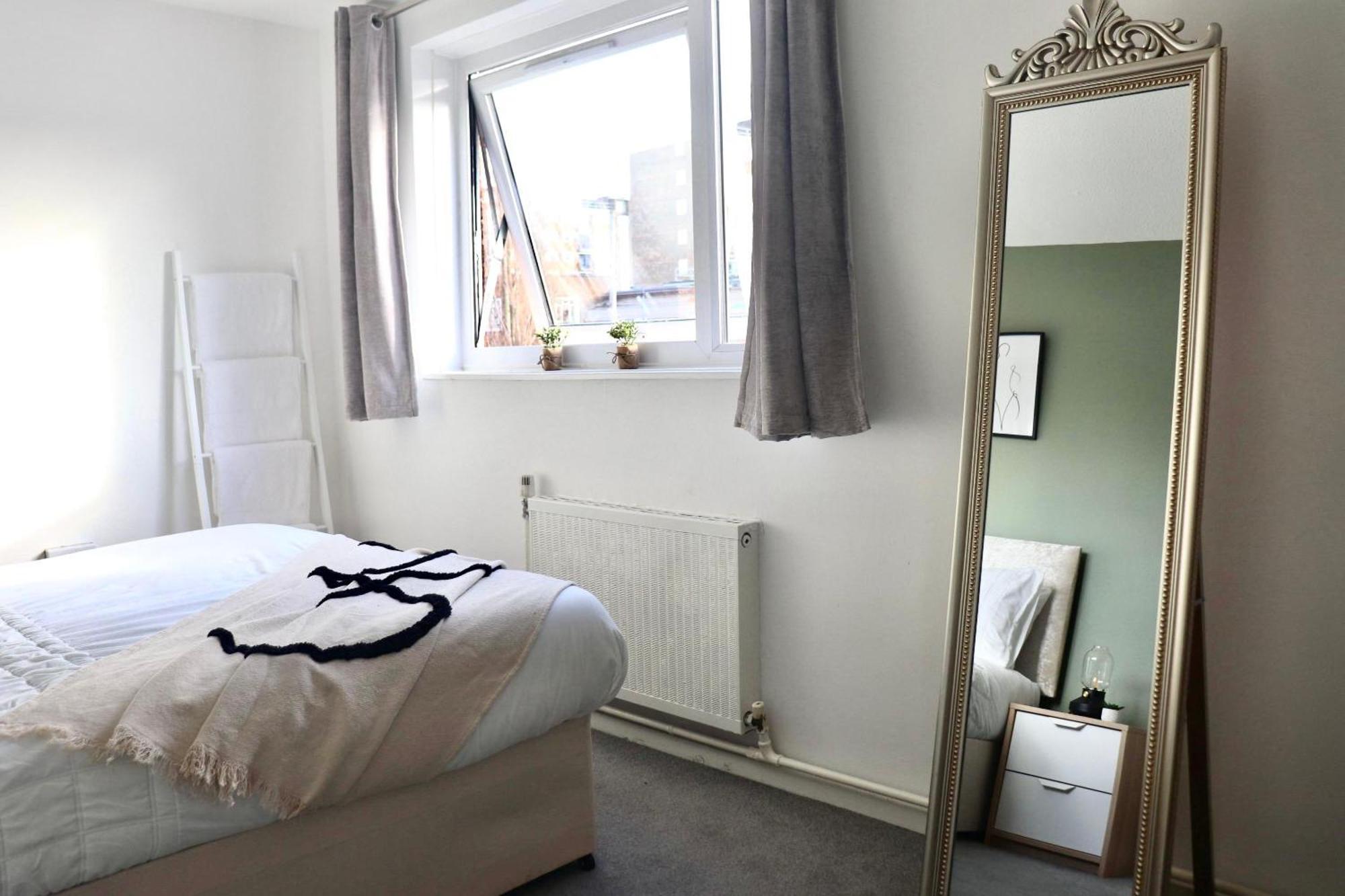Stunning Apartment, Sleeps 4, Central London, 1 Bedroom, Zone 1, Kennington - Open For Business Stays, Long Stays And Families Relocating المظهر الخارجي الصورة